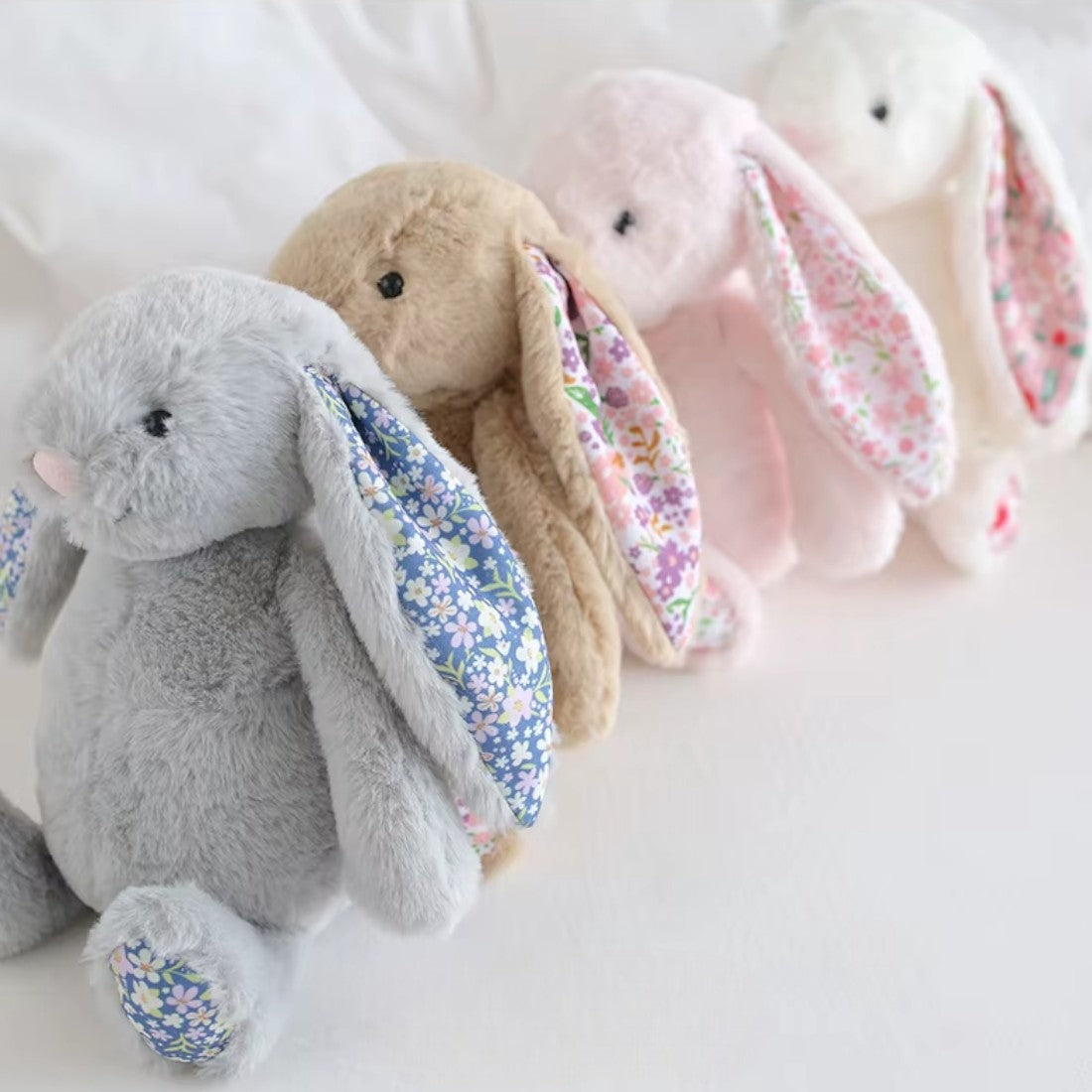 Coniglio di peluche con motivo Liberty