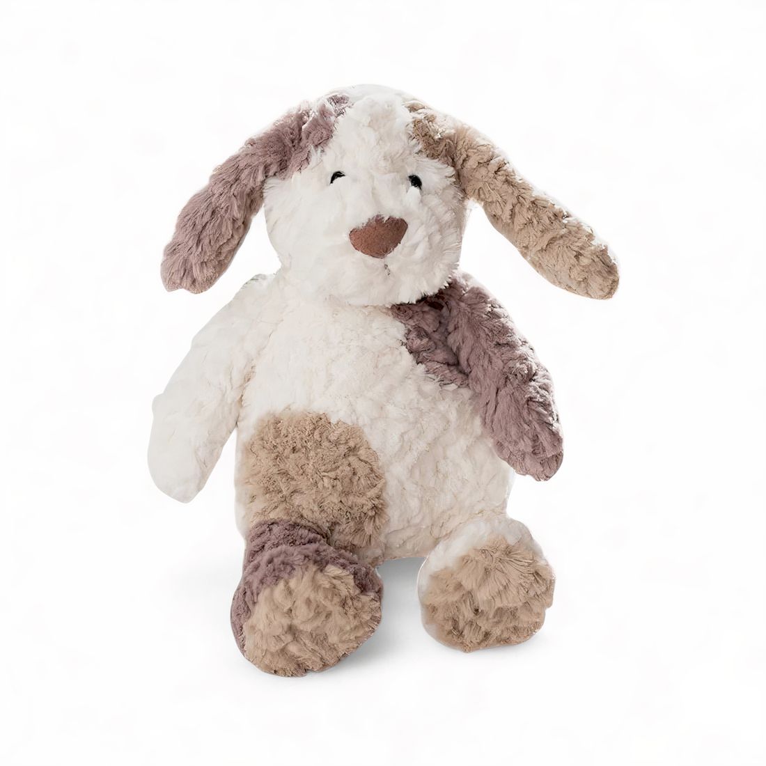 Peluche cane crema e marrone, orecchie cadenti, musetto ricamato, texture lana riccia, seduta morbida su sfondo bianco