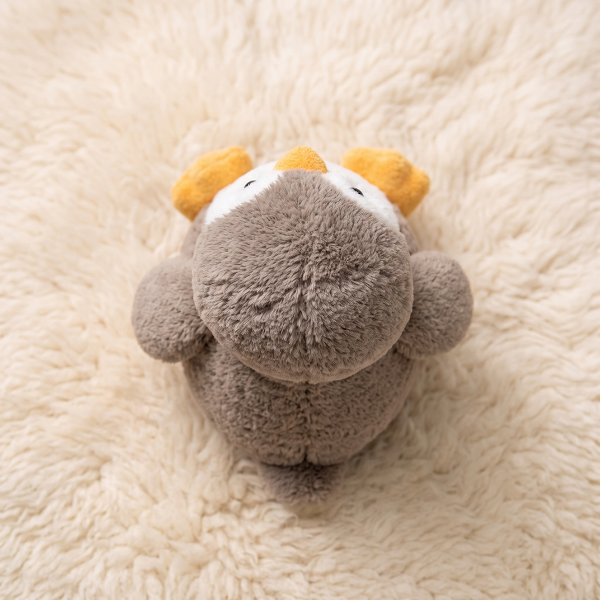 Peluche Pinguino Morbido Tortora e Bianco - Dettaglio del materiale