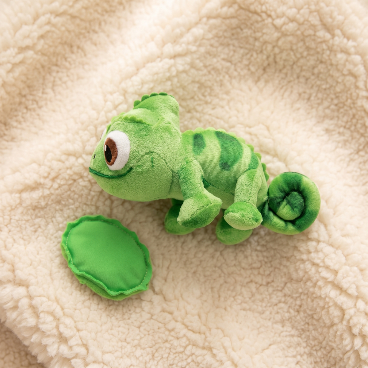 Peluche Camaleonte Magnetico Pascal Disney - Dettaglio del materiale