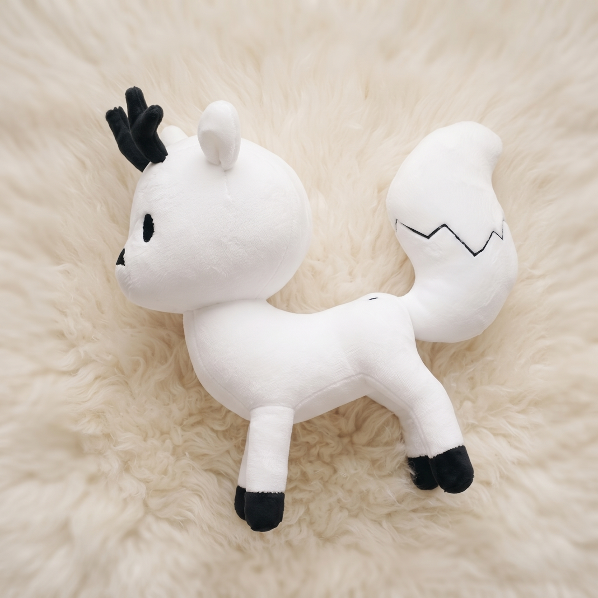 Peluche cervo bianco Hilda 21cm - Dettaglio del materiale