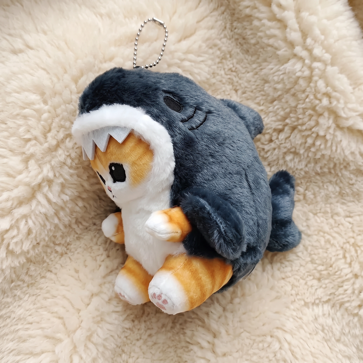 Peluche Gattino Squalo Ciondolo Kawaii - Dettaglio del materiale