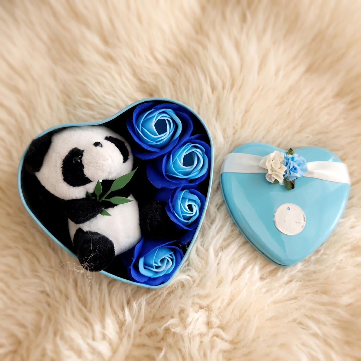 Peluche panda cofanetto cuore blu San Valentino - dettaglio del materiale