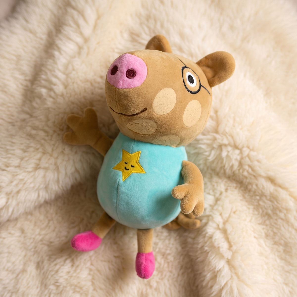 Peluche Pedro Pony Peppa Pig 19 cm - Dettaglio materiale
