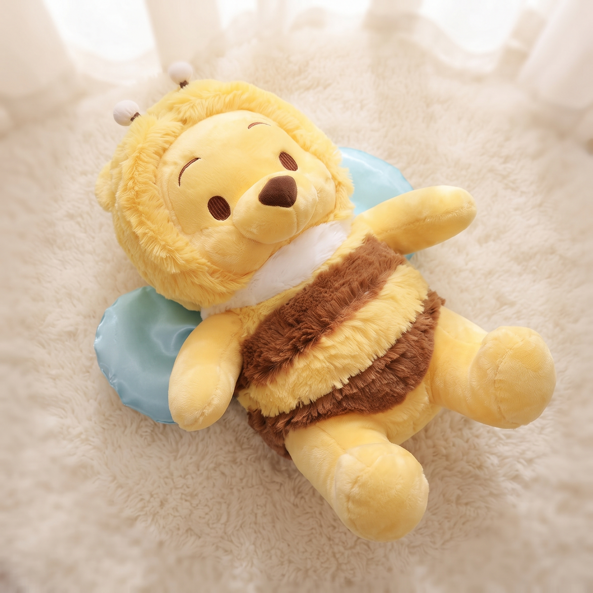 Peluche Winnie the Pooh Travestito da Ape 50 cm - Dettaglio del materiale