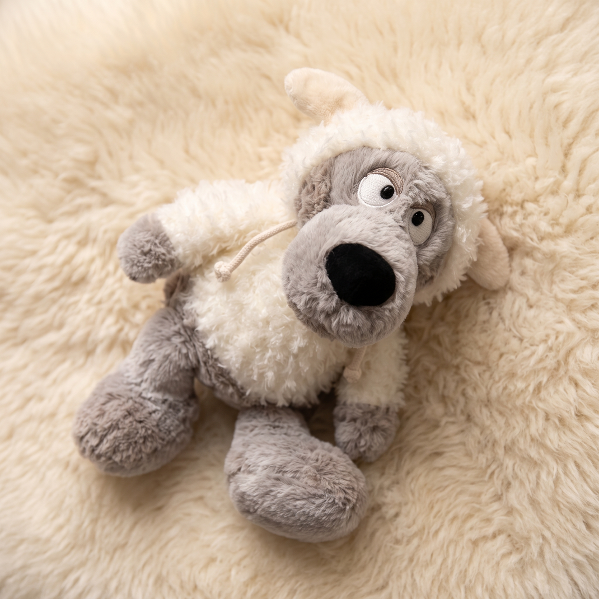 Peluche Lupo Travestito da Pecora Umoristica - Dettaglio del materiale